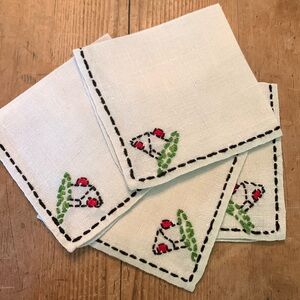 Charming Set of 4 Hand Embroidered  Linen Cocktail  Napkins